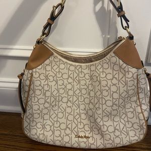 RARELY USED VINTAGE CALVIN KLIEN HANDBAG